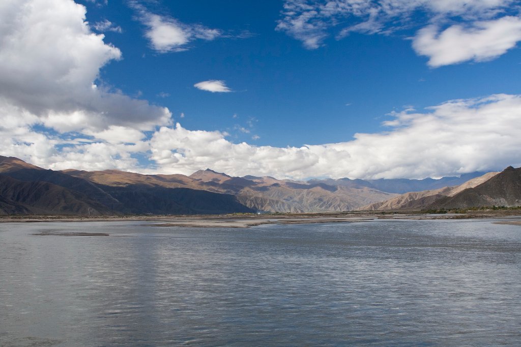 01-Yarlung Tsangpo river.jpg - Yarlung Tsangpo river